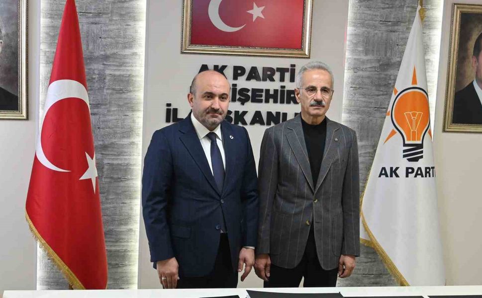 Bakan Uraloğlu, AK Parti Eskişehir Teşkilatı ile buluştu
