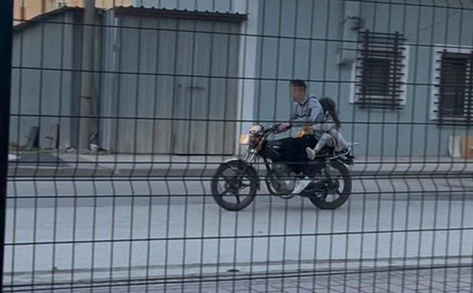Çocukların plakasız motosikletle gezisi korkuttu