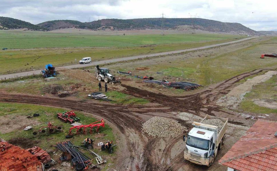 İnönü'de mahalle içi yollar yenileniyor