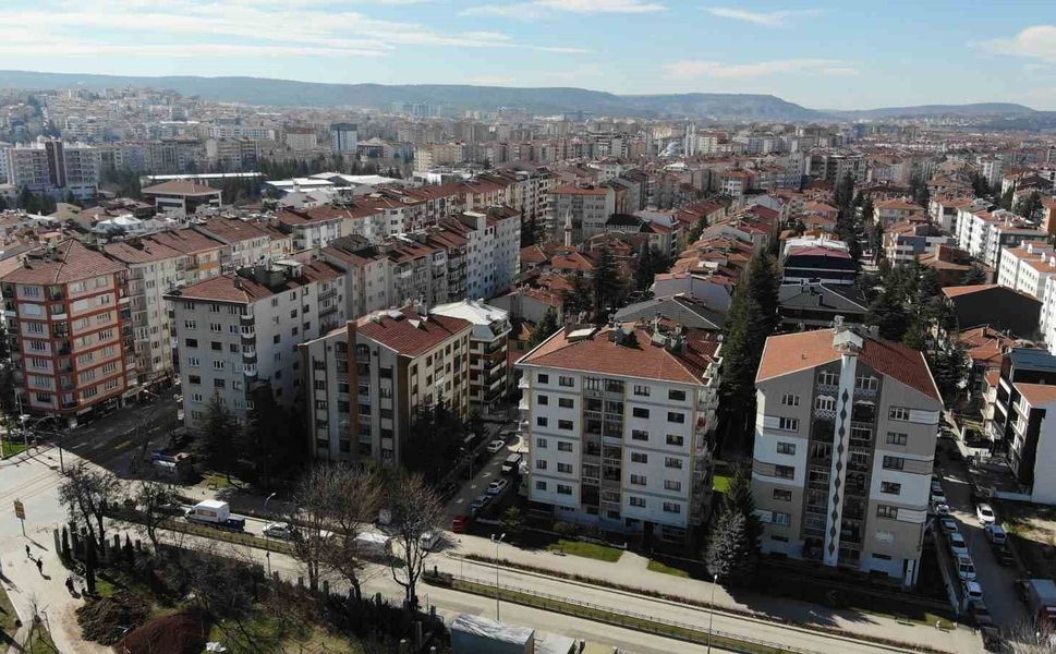 Jeopolitik gelişmeler ve altının yükselişi emlak piyasasını etkiledi