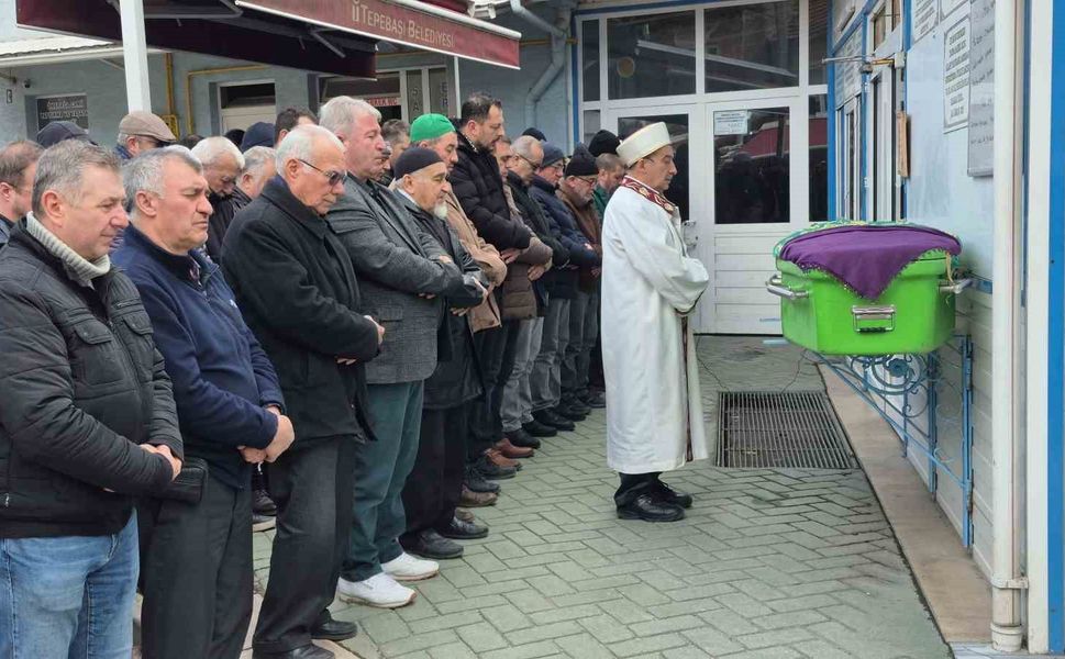 Otobüs kazasında ölen kadın son yolculuğuna uğurlandı