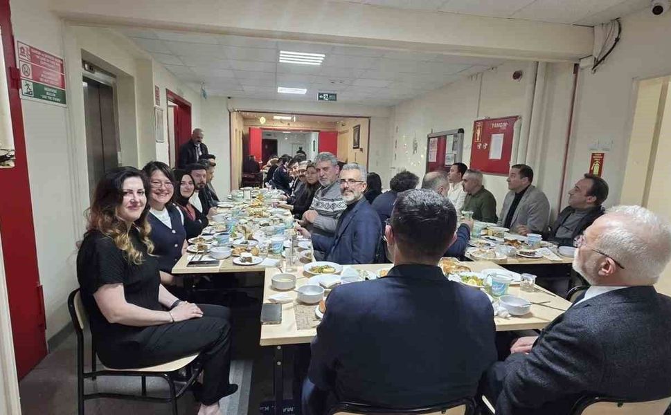 Sağlık çalışanları iftar sofrasında buluştu