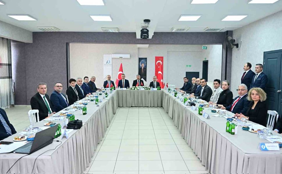 Vali Yılmaz'dan başarılı İŞKUR personeline teşekkür belgesi