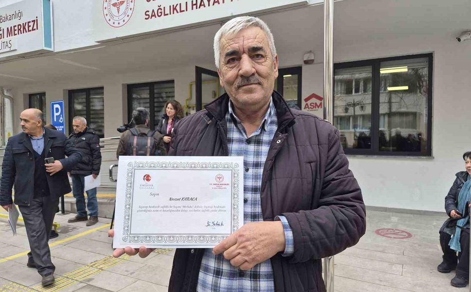 Yaklaşık 40 yıldır içtiği sigarayı 1 haftada bıraktı