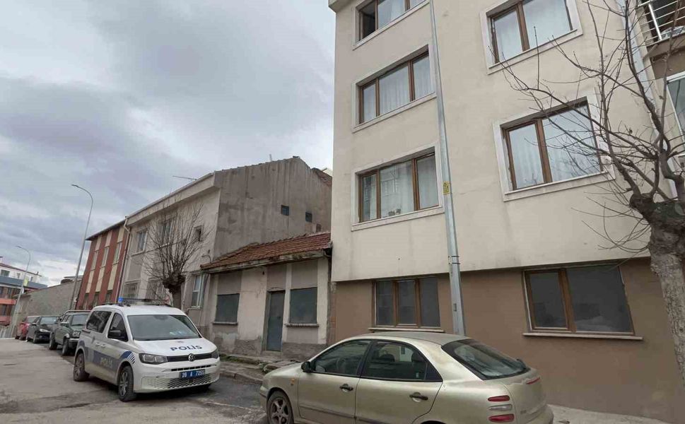 Yüksekten düşüp ağır yaralanan çocuk komada