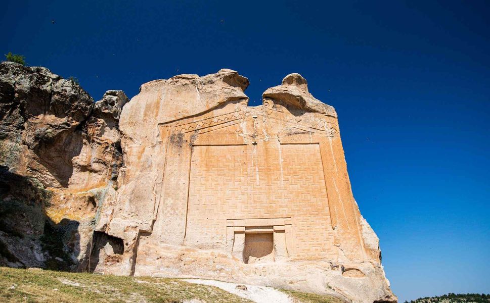 Kayalara nakşedilen 3000 yıllık gizem: Midas şehri Yazılıkaya