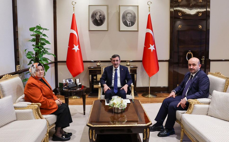 Cumhurbaşkanı Yardımcısı ile Eskişehir'e Yatırım ve Hizmetleri Konuştular