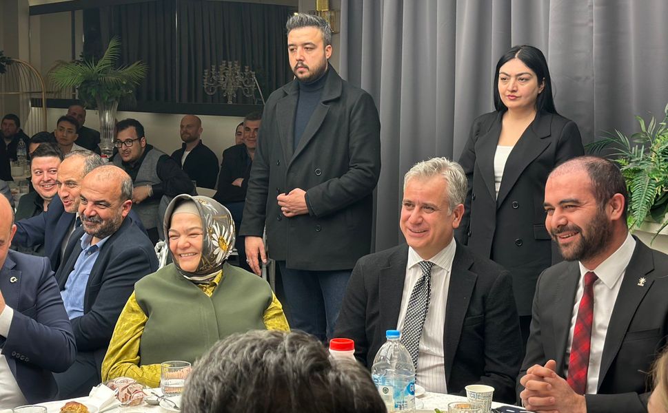 AK Parti Teşkilatı Odunpazarı nda iftarda buluştu