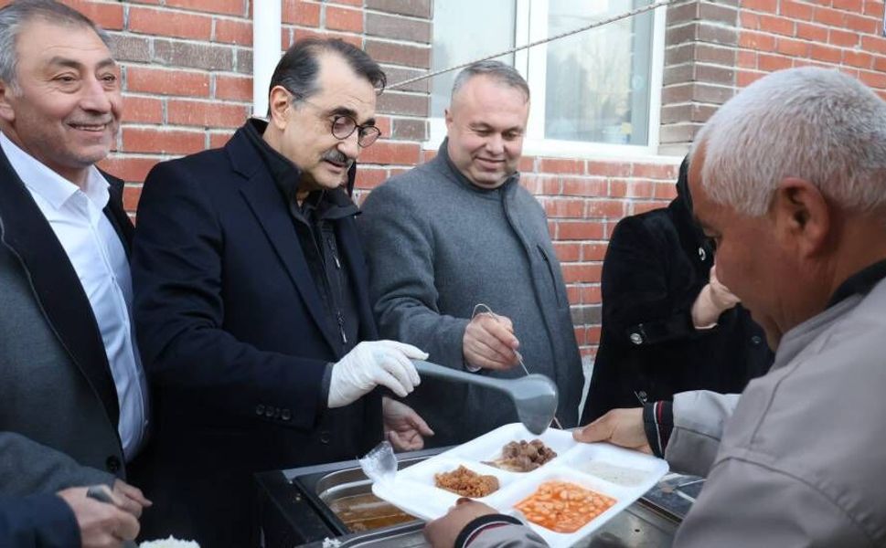 Fatih Dönmez’den Mahmudiye ve Çifteler’de Ramazan mesaisi