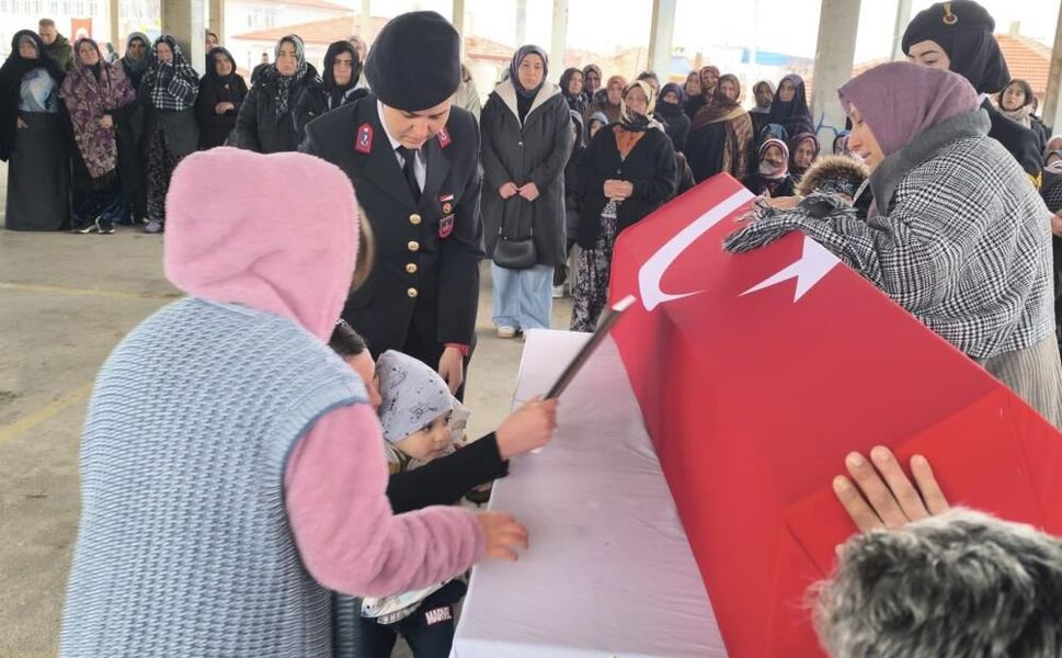 Kazada hayatını kaybeden uzman çavuş askeri törenle toprağa verildi