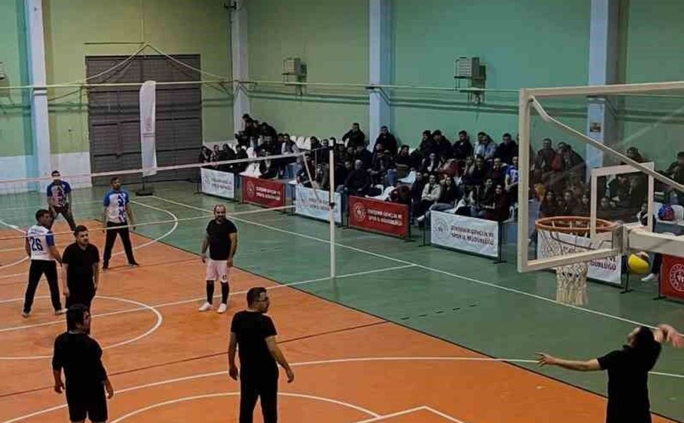Beylikova'da voleybol turnuvası başladı