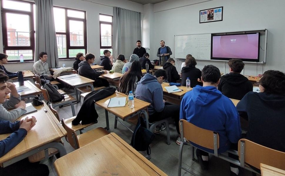 Eskişehir Bilim Olimpiyatları Akademisi'nde eğitim meşalesi yandı