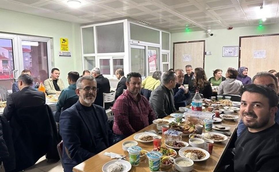 Eskişehir İl Sağlık Müdürü Bildirici, Beylikova'da sağlık çalışanlarıyla iftarda buluştu