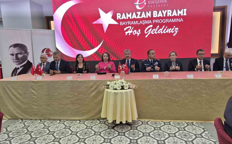 Eskişehir Valiliği bayramlaşma programında birlik mesajı