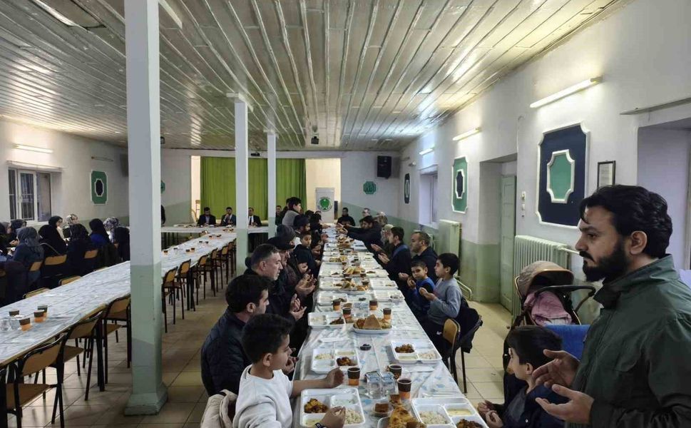 Mahmudiye İlçe Müftülüğü personeli ve aileleri iftarda buluştu