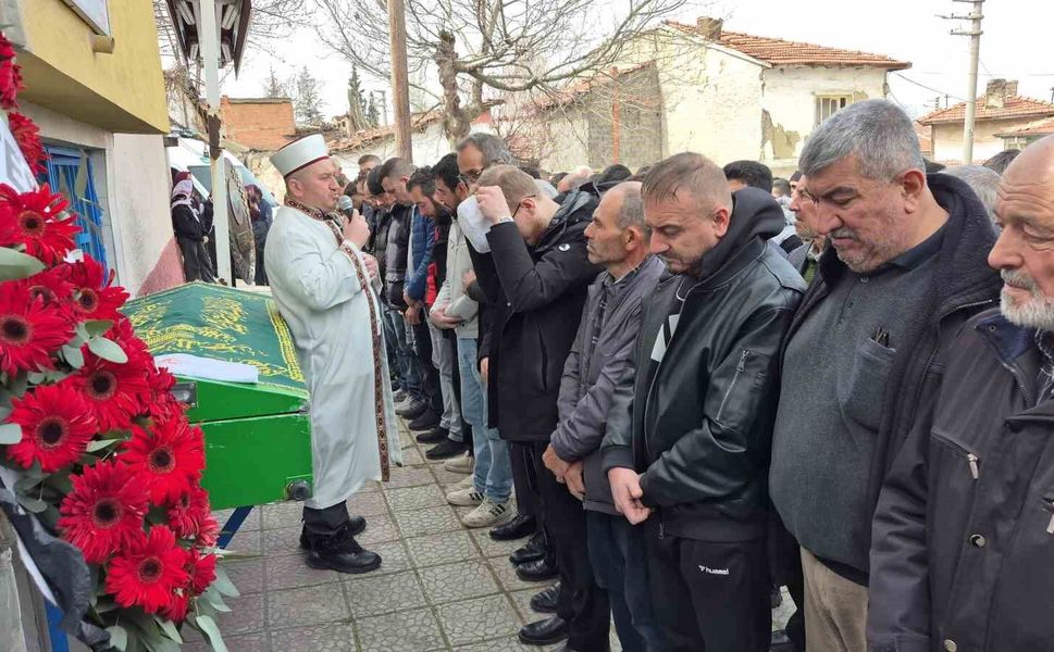 Motosiklet kazasında hayatını kaybeden 20 yaşındaki genç son yolculuğuna uğurlandı