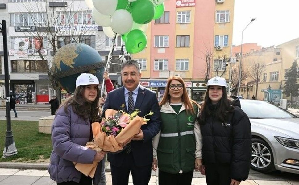 Resimler ve müziklerle bağımlılıklar anlatıldı