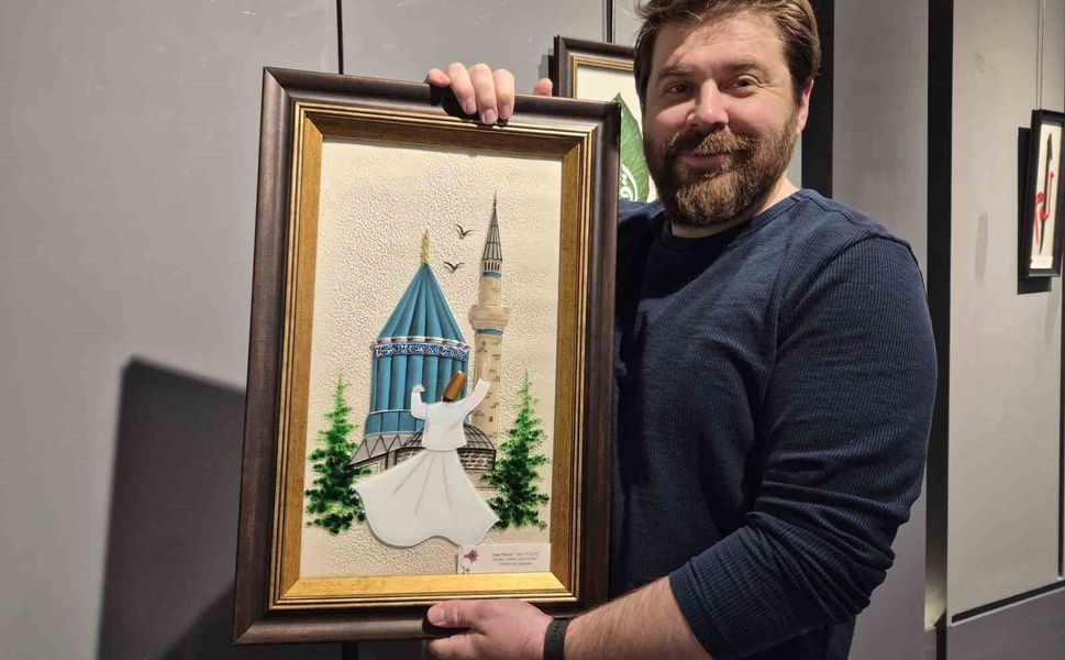 Sanatçı Taha Yoldaş, cam ve hat sanatını birleştirdi