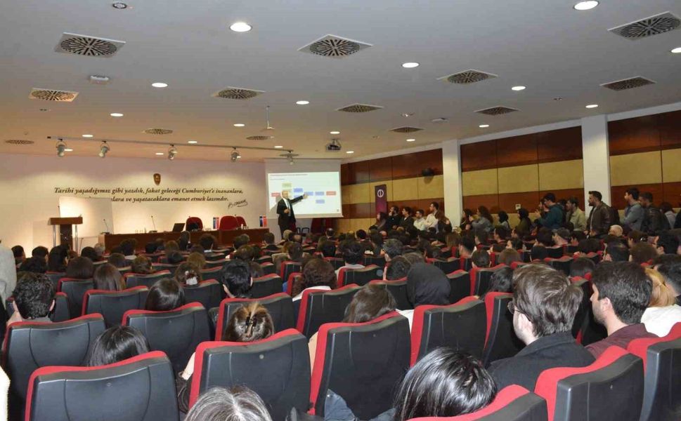 TCMB Başkan Yardımcısı Akçay: 'Merkez Bankası olarak enflasyonla mücadele noktasında oldukça kritik bir süreçten geçiyoruz'