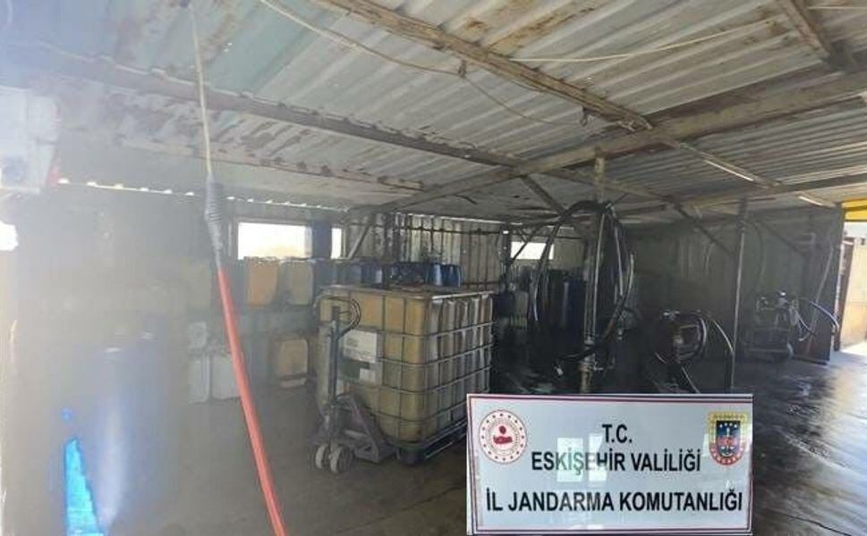 Yasa dışı akaryakıtı piyasaya sürmeye hazırlanan şüpheli yakalandı