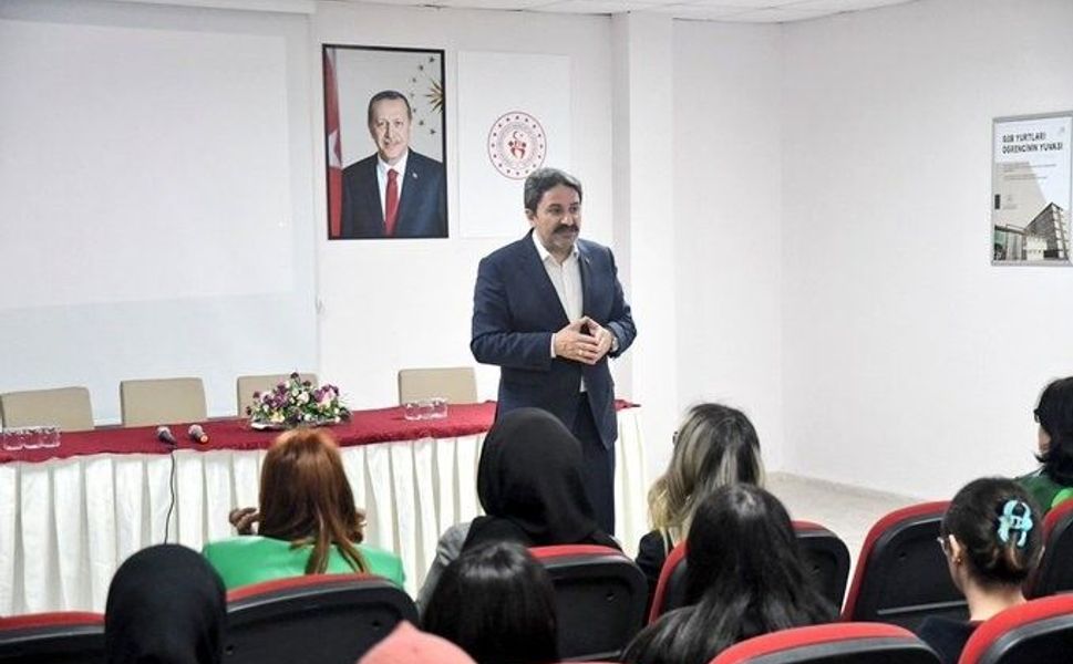 Yeşilay Eskişehir'de 'Bağımlılıkla Mücadele' semineri yaptı