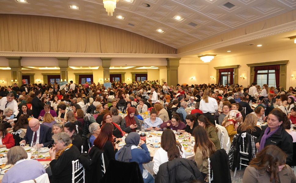 CHP Lideri Özel “Eskişehir Kadınların Güçlü Olduğu Bir Keknt''