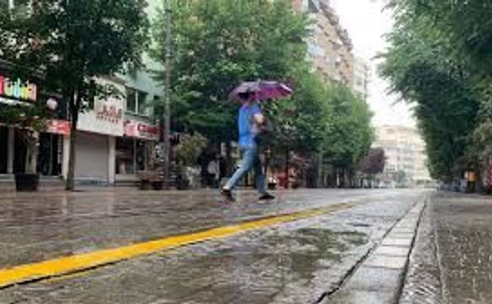 Eskişehir'de beklenen yağmur geldi