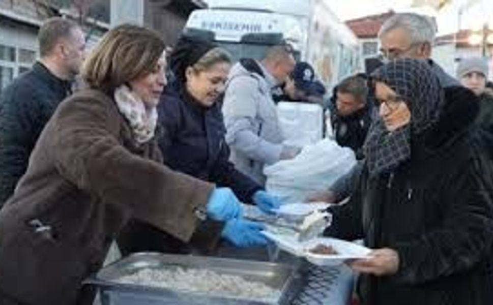 12 İlçede Kurulan İftar Sofraları  Binlerce  Eskişehirliyi Buluşturdu