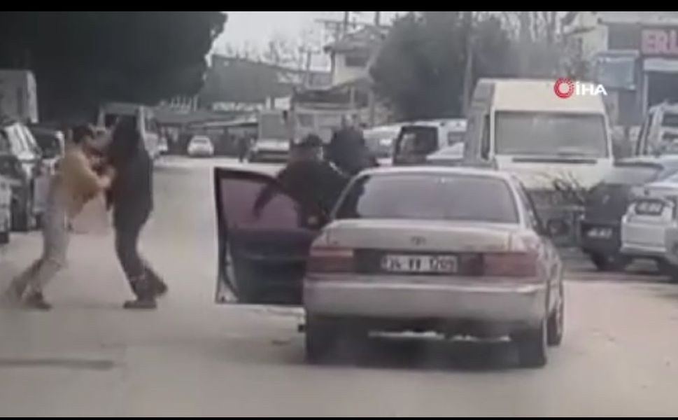 Araçlarından inip Kavga Ettiler