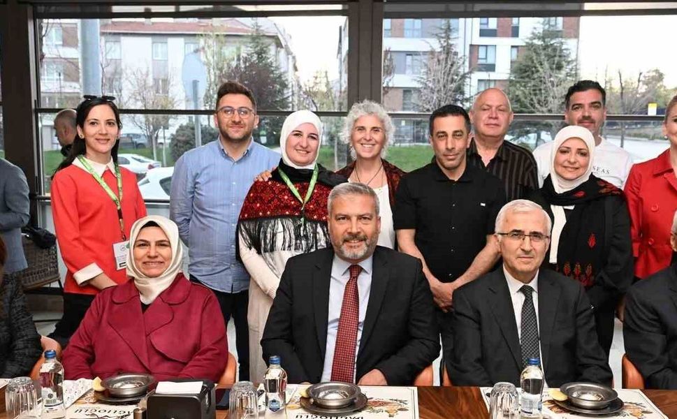 '1st Study in Eskişehir International Staff Week' programı kapsamında kapanış yemeği ve sertifika töreni gerçekleştirildi