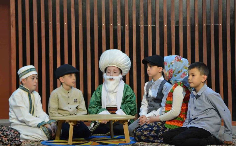 Alkışlar minik oyuncular için yükseldi