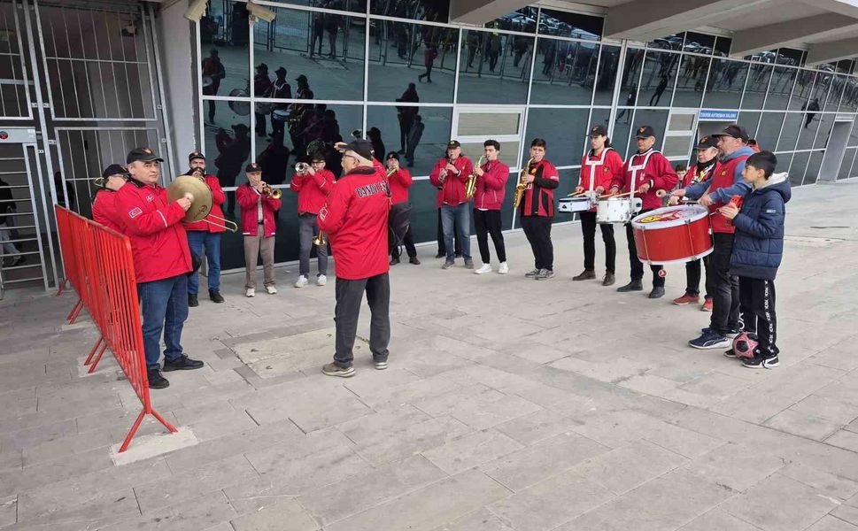 Bando EsEs'in kurucuları, Espana Cani'nin doğuş hikayesini anlattı