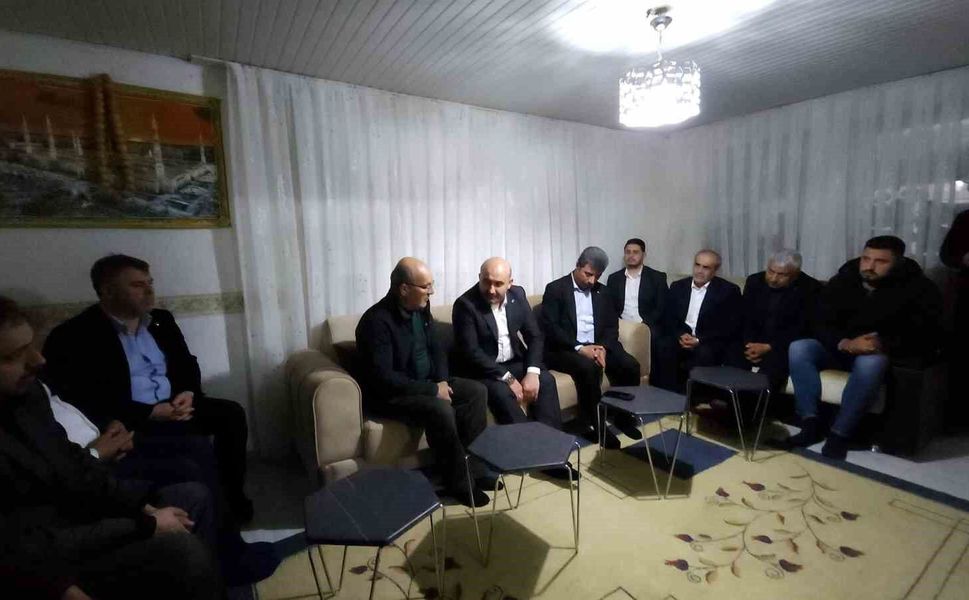 Başkan Albayrak'tan çocuğunu kaybeden acılı aileye taziye ziyareti