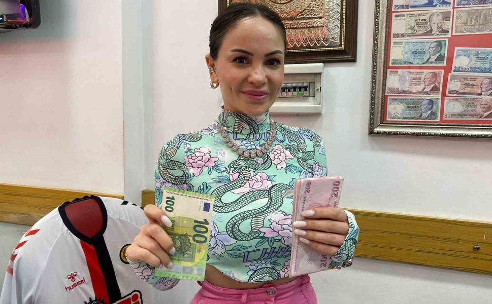 Bir anlık dalgınlıkla verilen 100 euro'yu müşteri geri getirdi