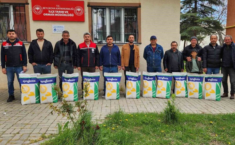 Çiftçilere yüzde 50 hibeli tohum dağıtıldı