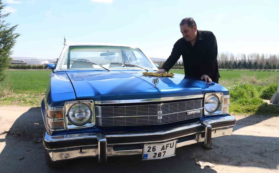 Çocuklukta hayal ettiği araca 52 yaşında kavuştu