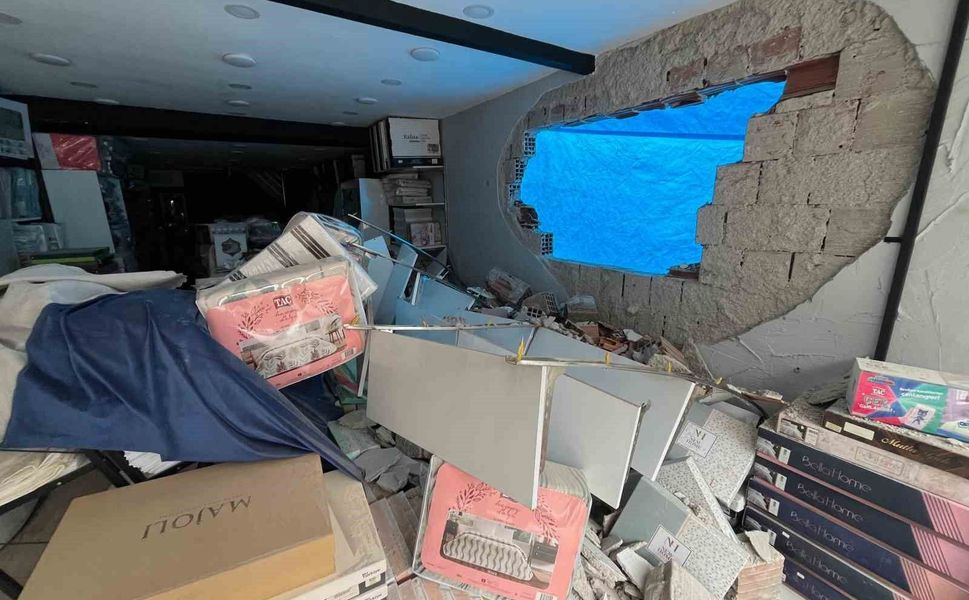 Dükkanı yıkılan esnafa 'brandalı' çözüm