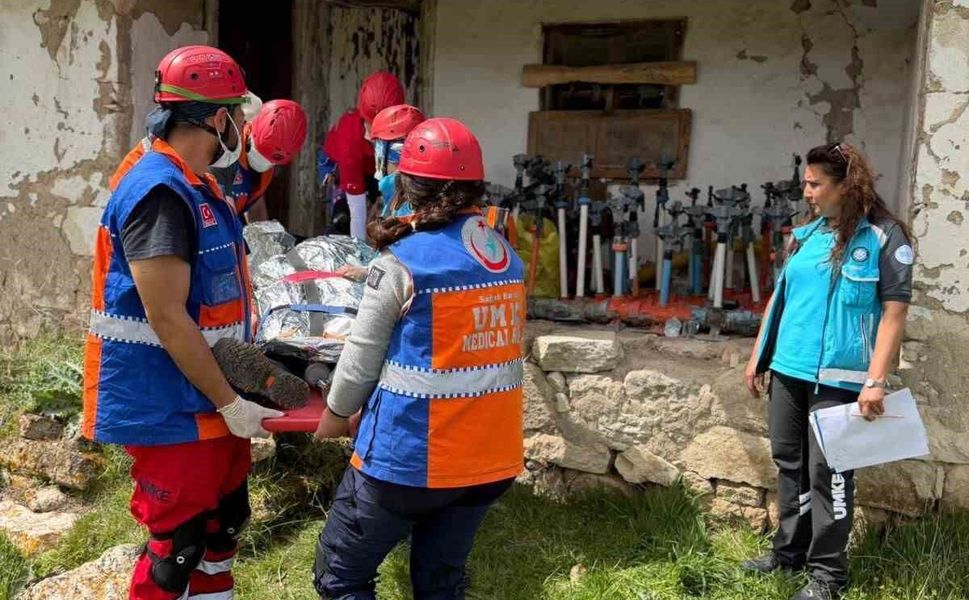 Eskişehir'de 45 personelin katılımıyla UMKE tatbikatı gerçekleştirildi