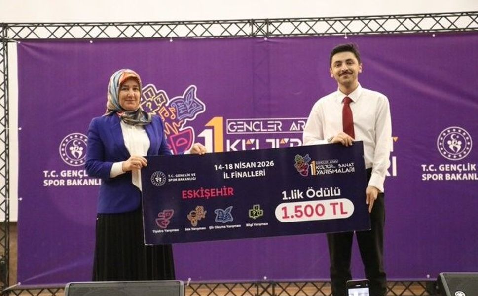 Eskişehir'de genç şairler il birinciliği için yarıştı