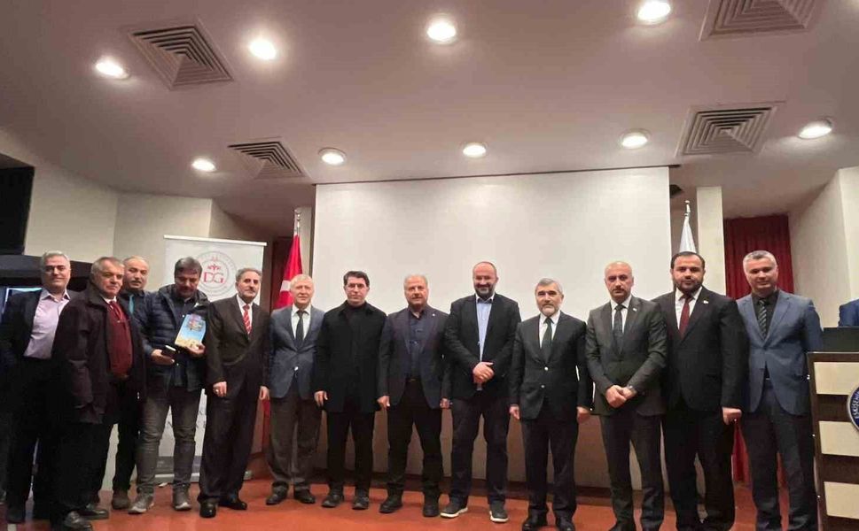 Eskişehir'de 'Kayıp Coğrafya Doğu Türkistan' konferansı düzenlendi