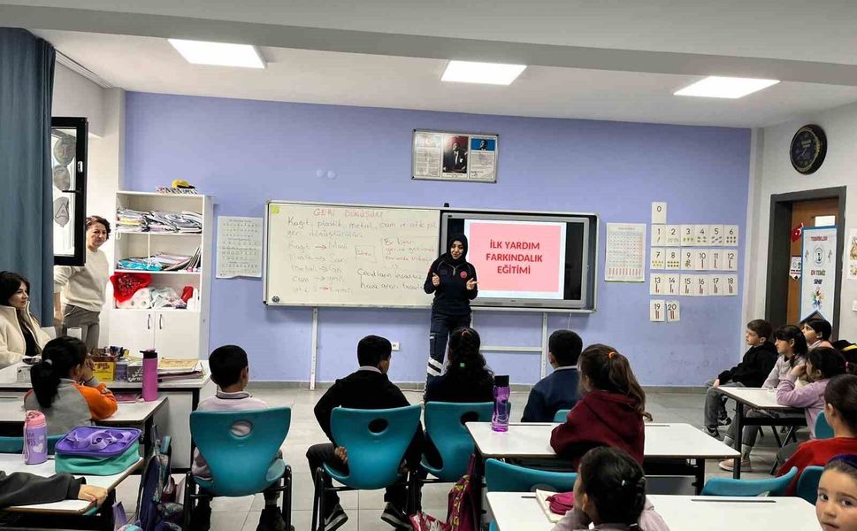 Eskişehir'de öğrencilere ilk yardım ve Minik 112 Eğitimi verildi