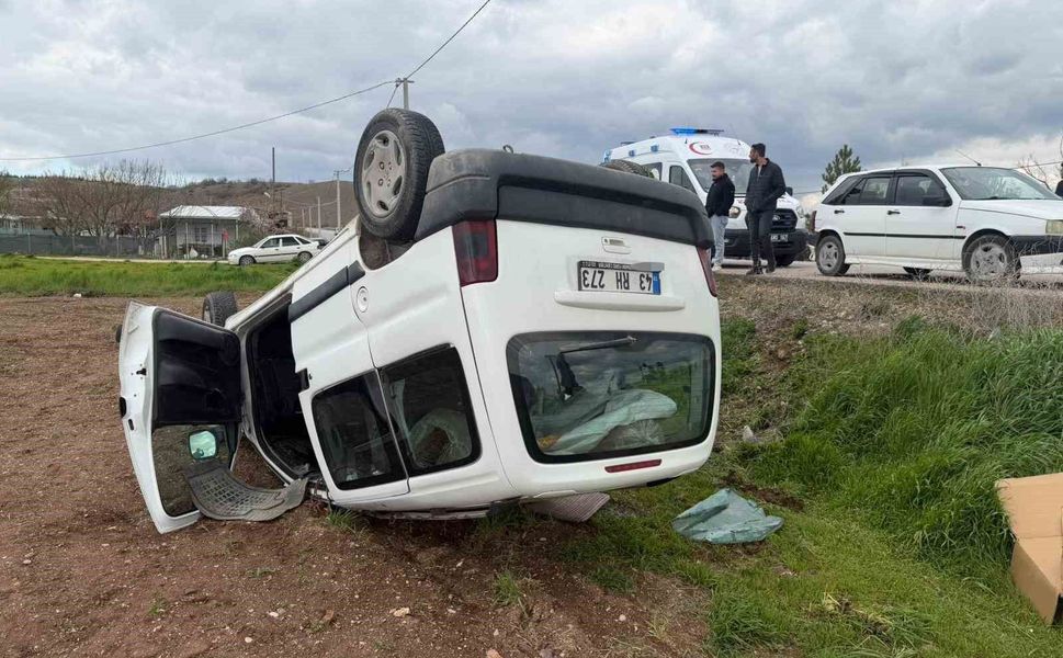 Eskişehir'de savrulan araç takla attı: 2 hafif yaralı