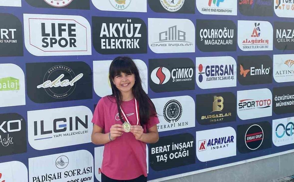 Eskişehirli tenisçi Zonguldak'ta şampiyon oldu