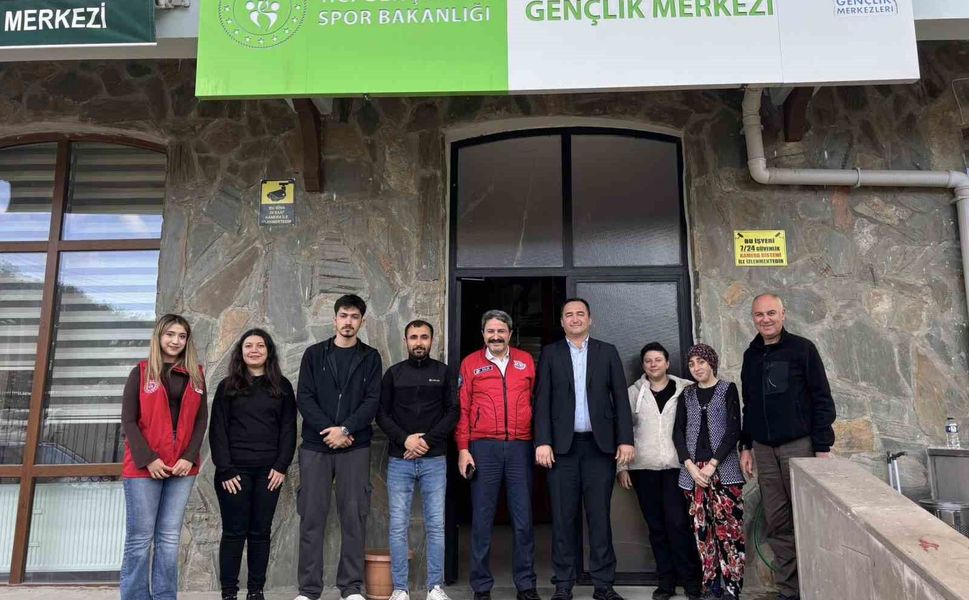 Gençlik ve Spor İl Müdürü Sarıcakaya Gençlik Merkezi'ni ziyaret etti