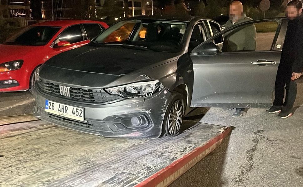 Lastikleri patlatılarak durdurulan araçtan uyuşturucu çıktı