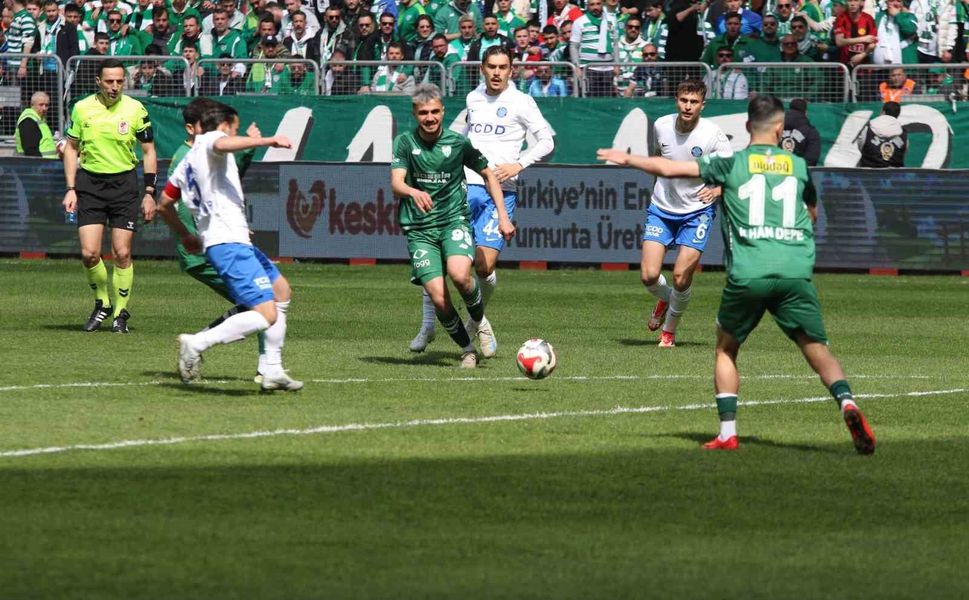 Nesine 2. Lig: Ankara Demirspor: 0 - Bursaspor: 1 (İlk yarı)
