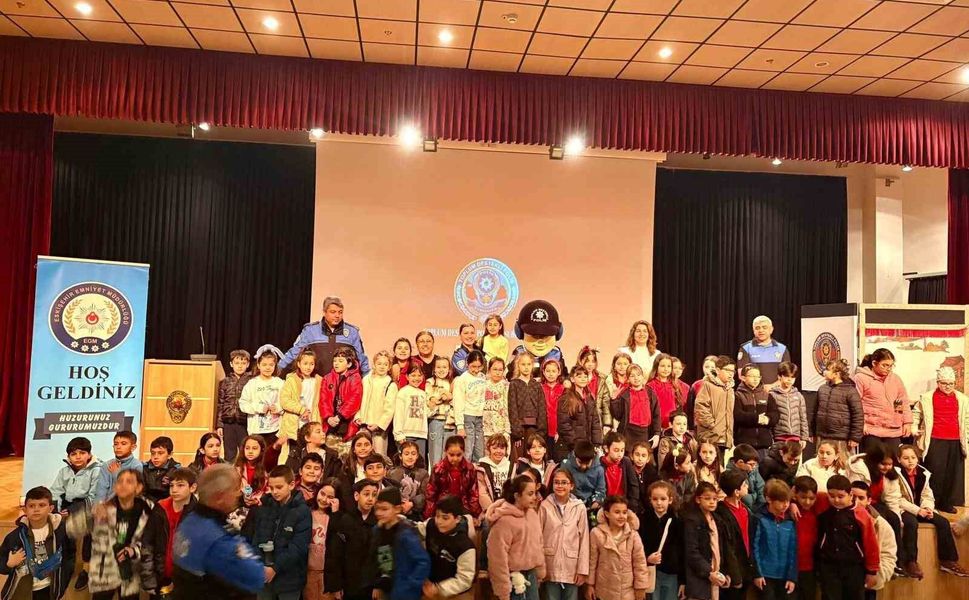 Polis haftasında 780 öğrenci emniyet birimlerini gezdi