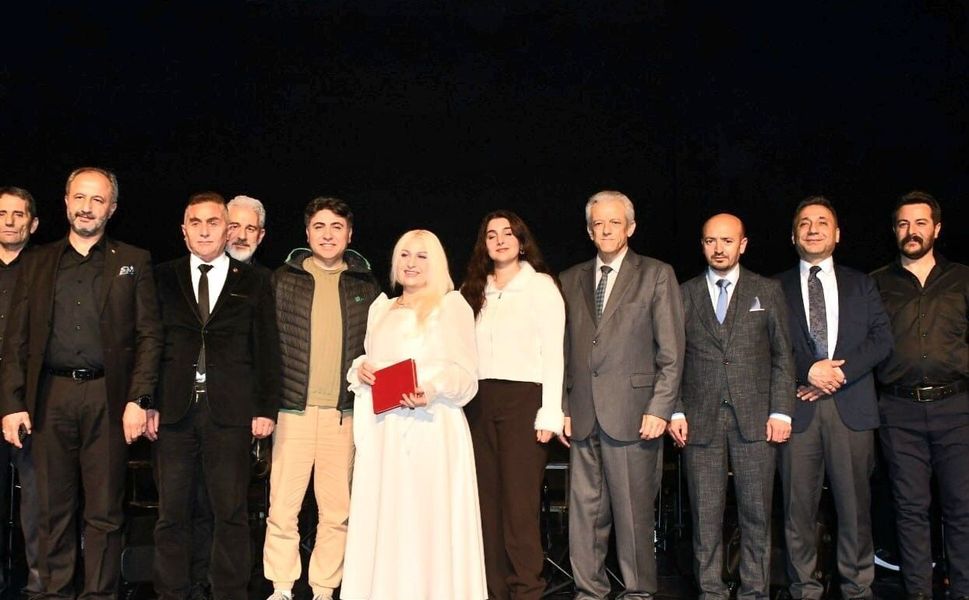 Türk Halk Müziği Topluluğu'ndan türkü gecesi