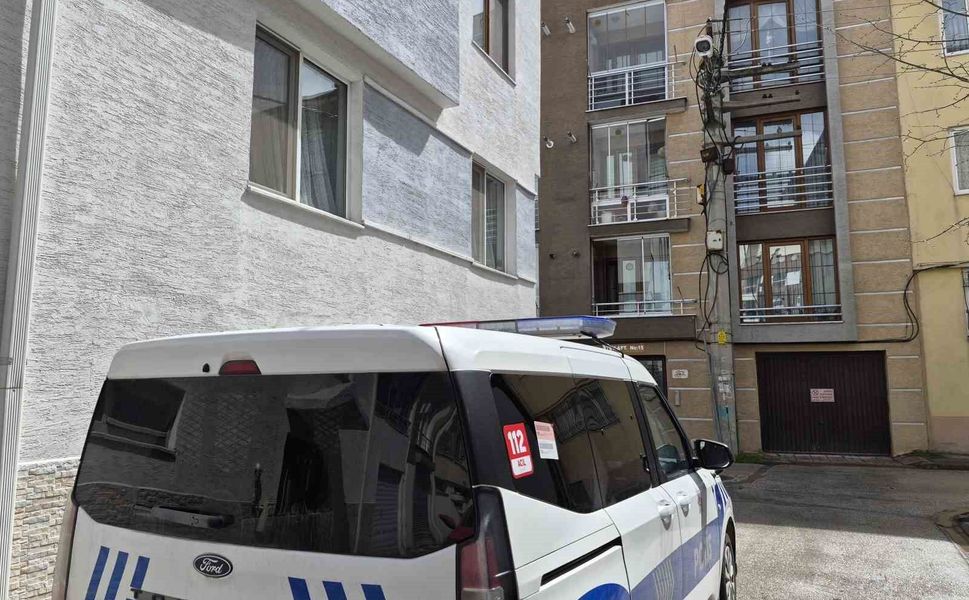 Yakınlarının haber alamadığı şahıs evinde ölü bulundu