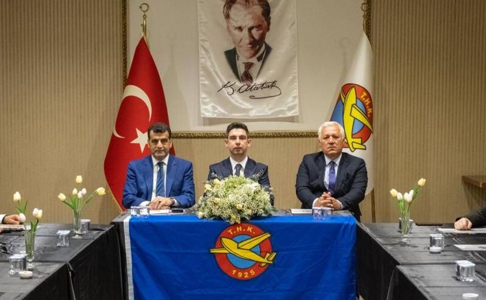 Türk Hava Kurumu Eskişehir Şube Başkanı Gökhan Çalışkan  Güven Tazeledi.